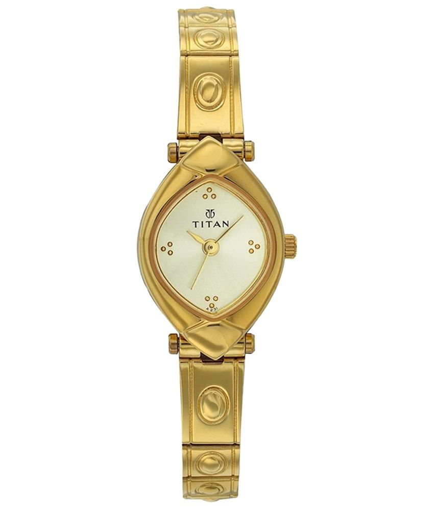 Titan Classique White And Golden Wrist Watch For Women Price In India Buy Titan Classique White 2091