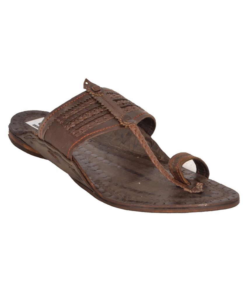 kolhapuri chappal male