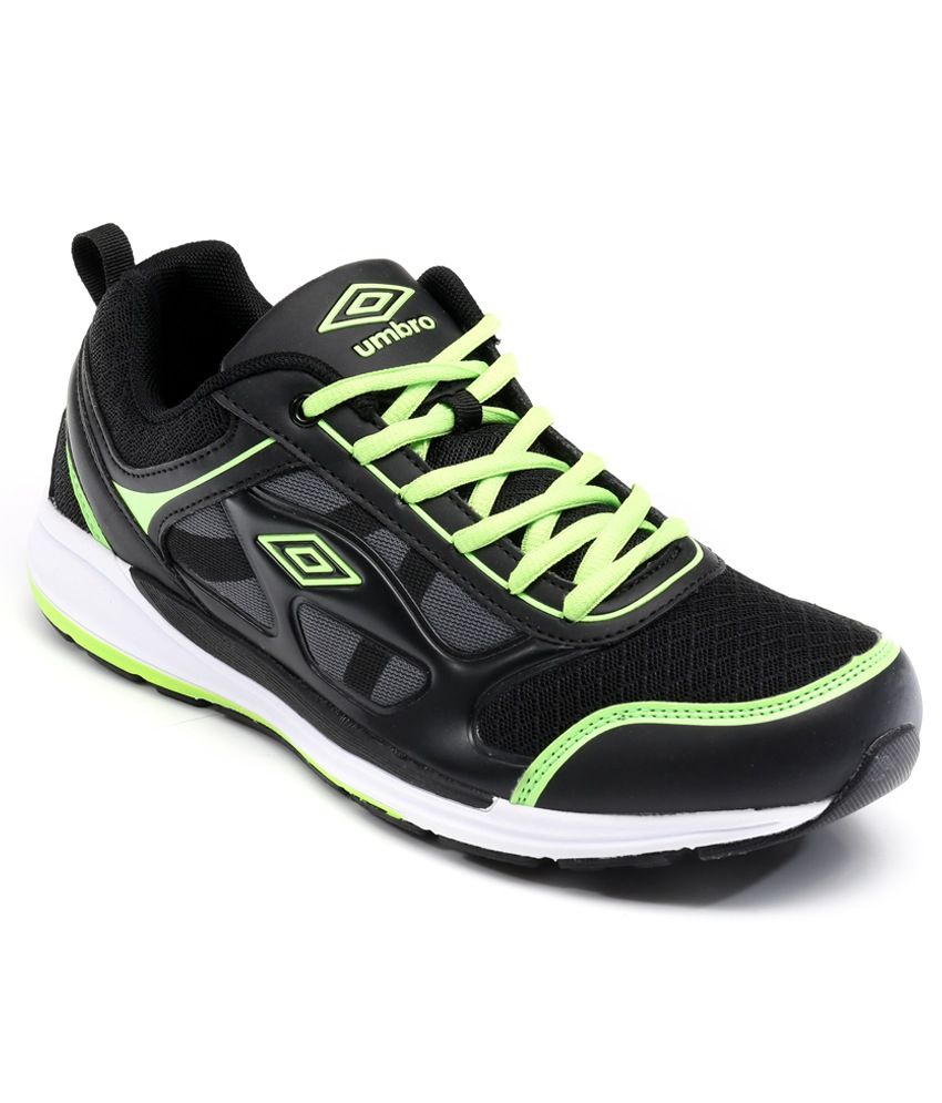 umbro black shoes