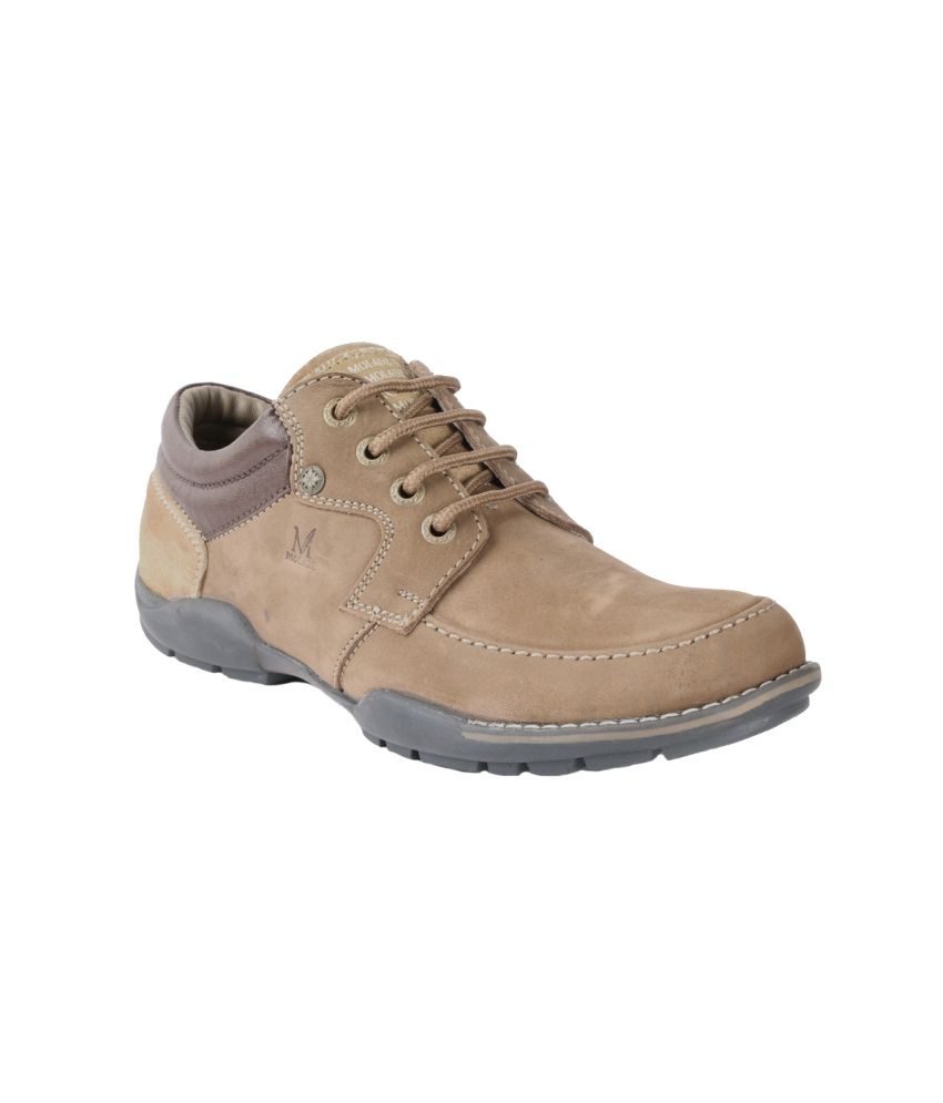 casual shoes brown