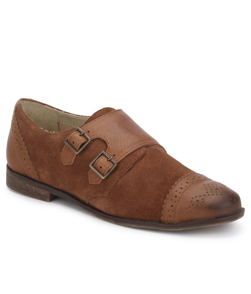 carlton london chappal