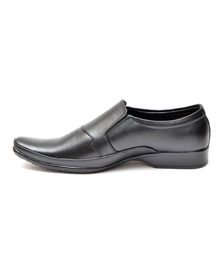 leather shoes price in india