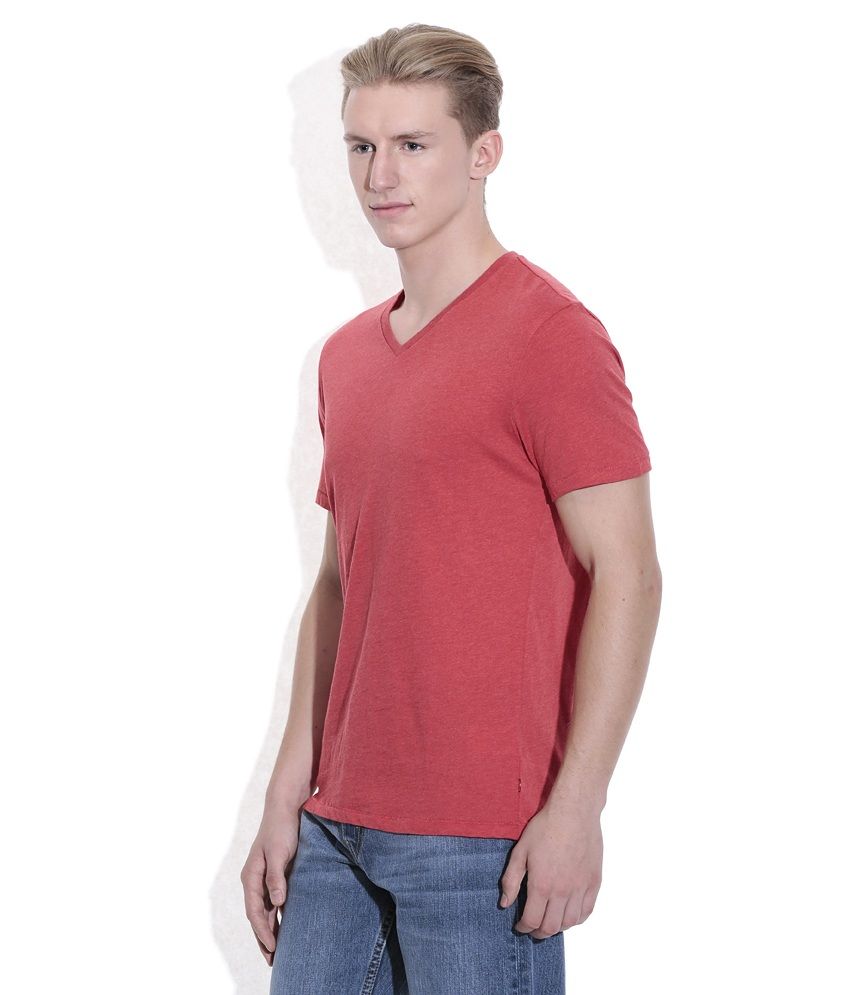 levis red tee