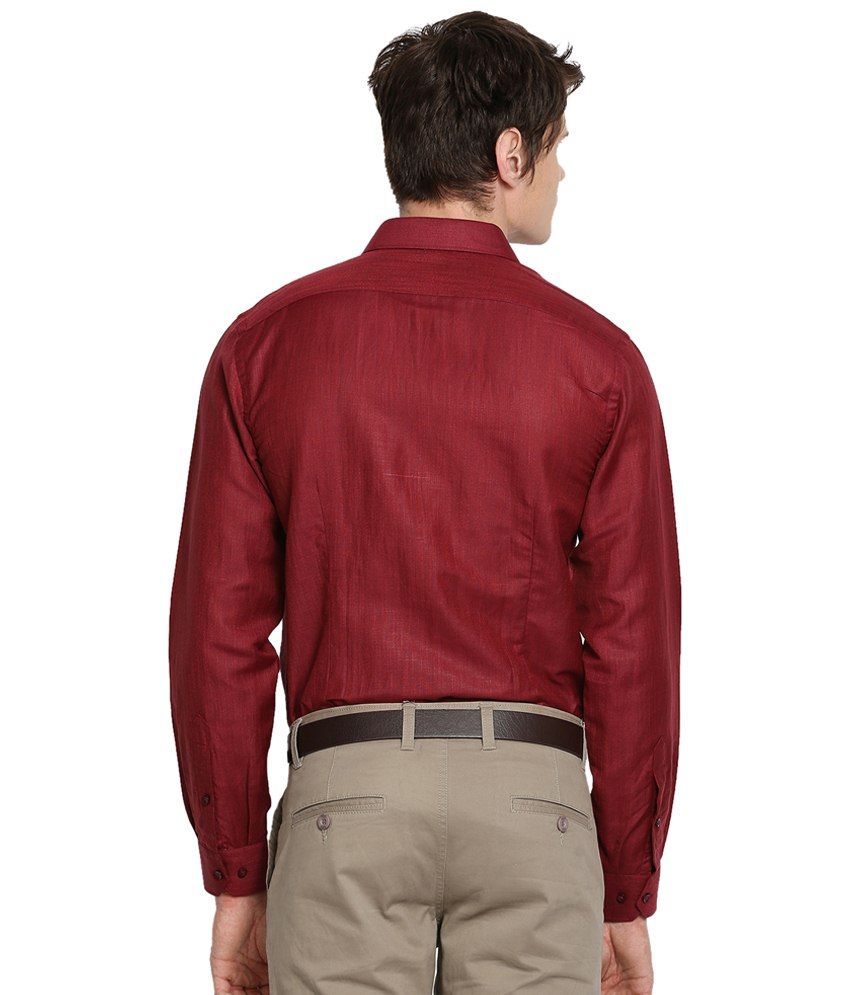 black pants maroon shirt