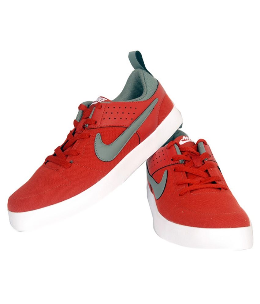 red nike gym shoes