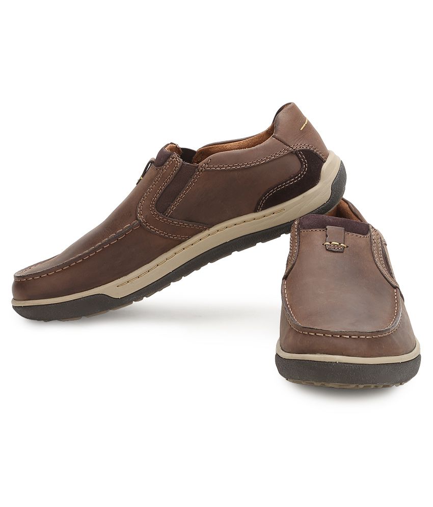 clarks brown casual shoes