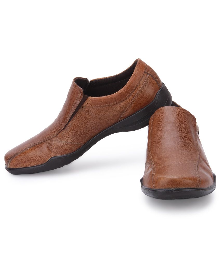 red tape tan shoes