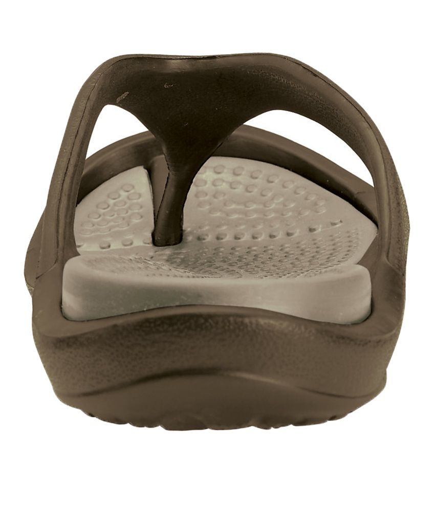 tan crocs flip flops