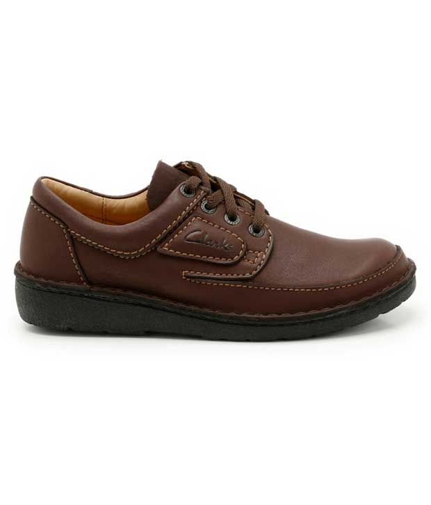clarks online shoe fitting
