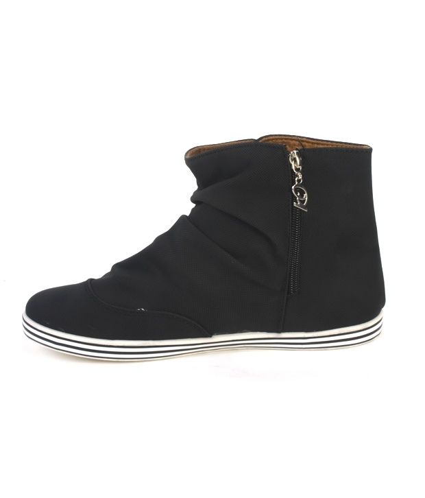 black ankle length shoes