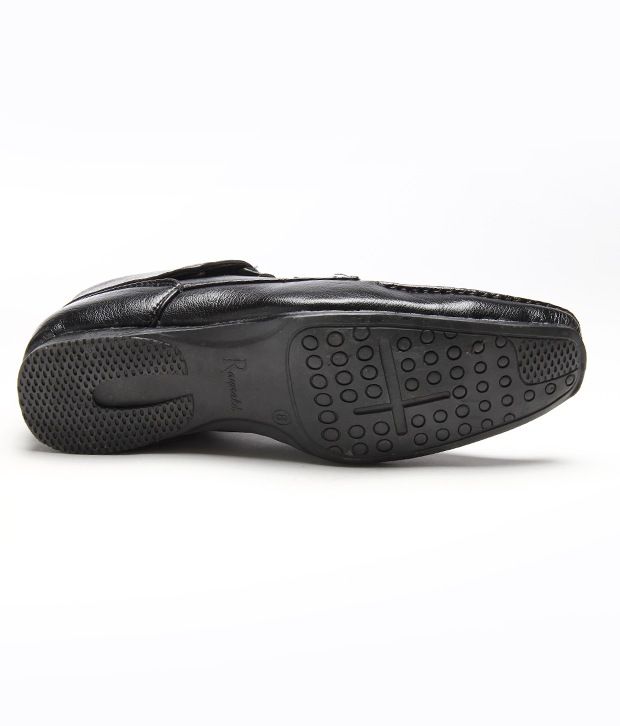 black ankle length sneakers