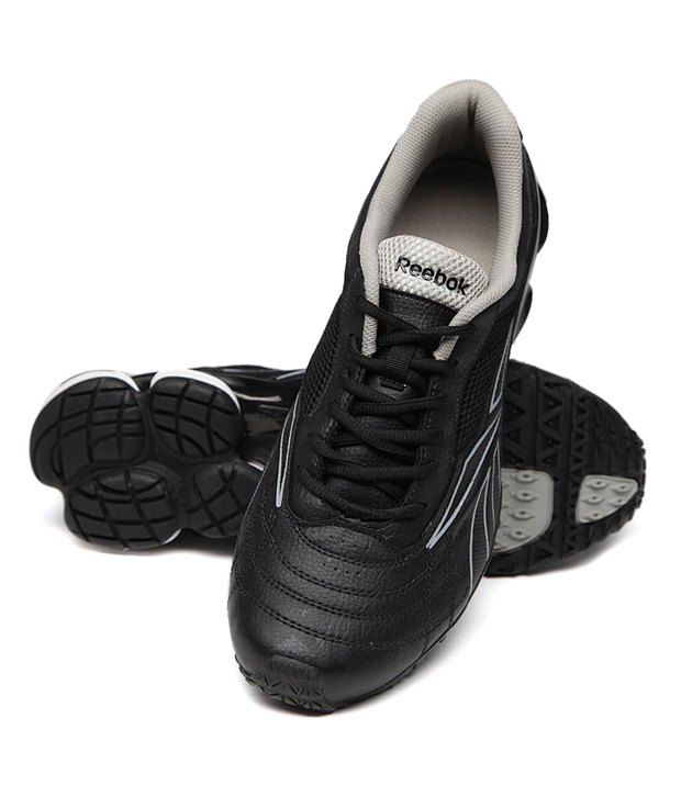 reebok black sports shoes