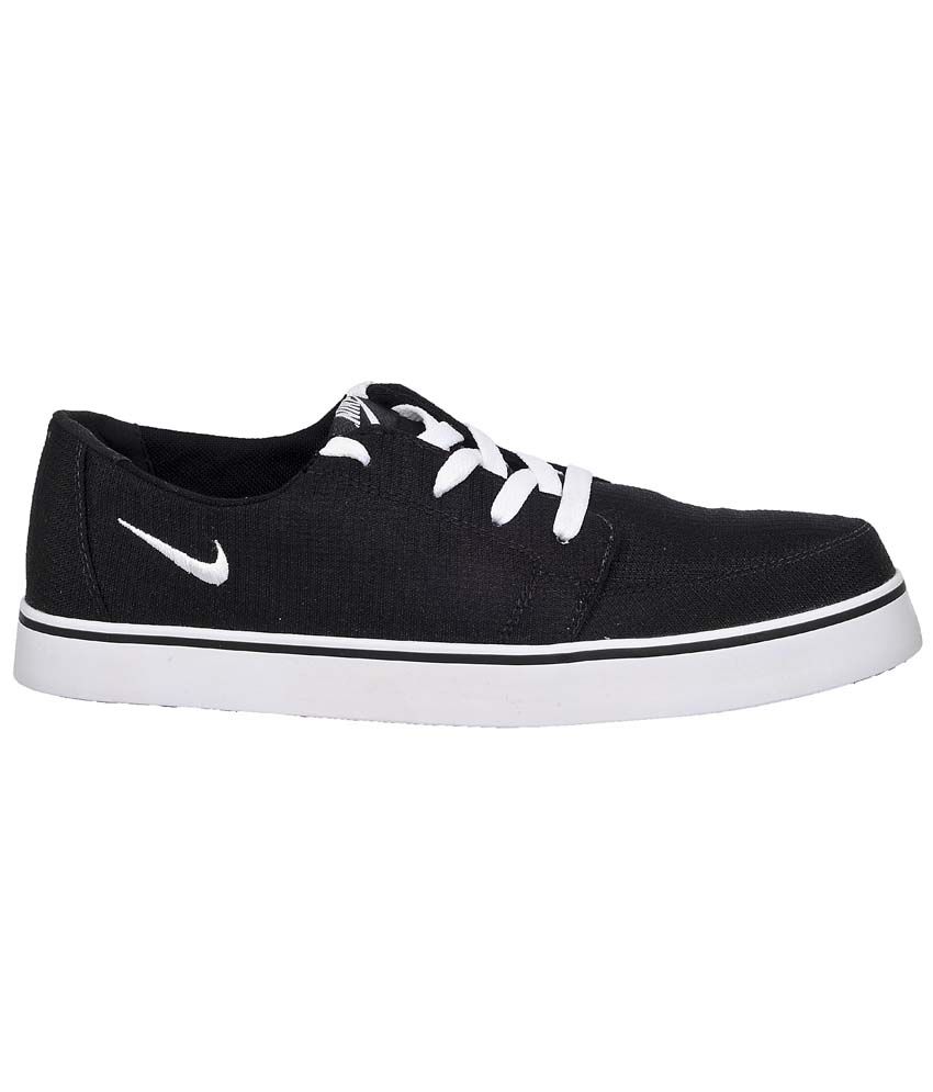 best black nike shoes