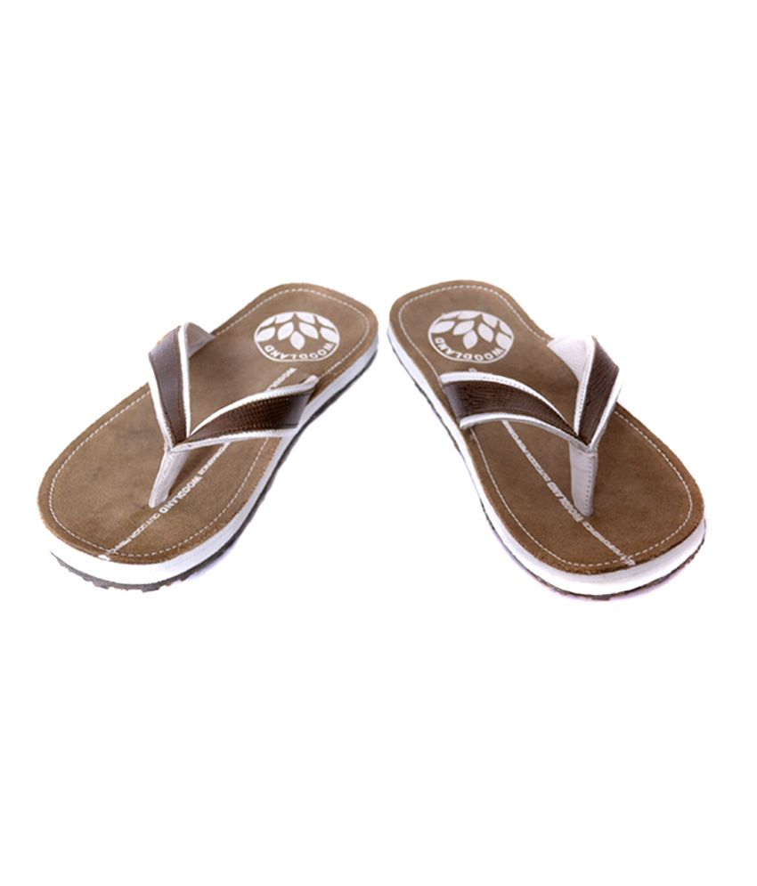 khaki flip flops