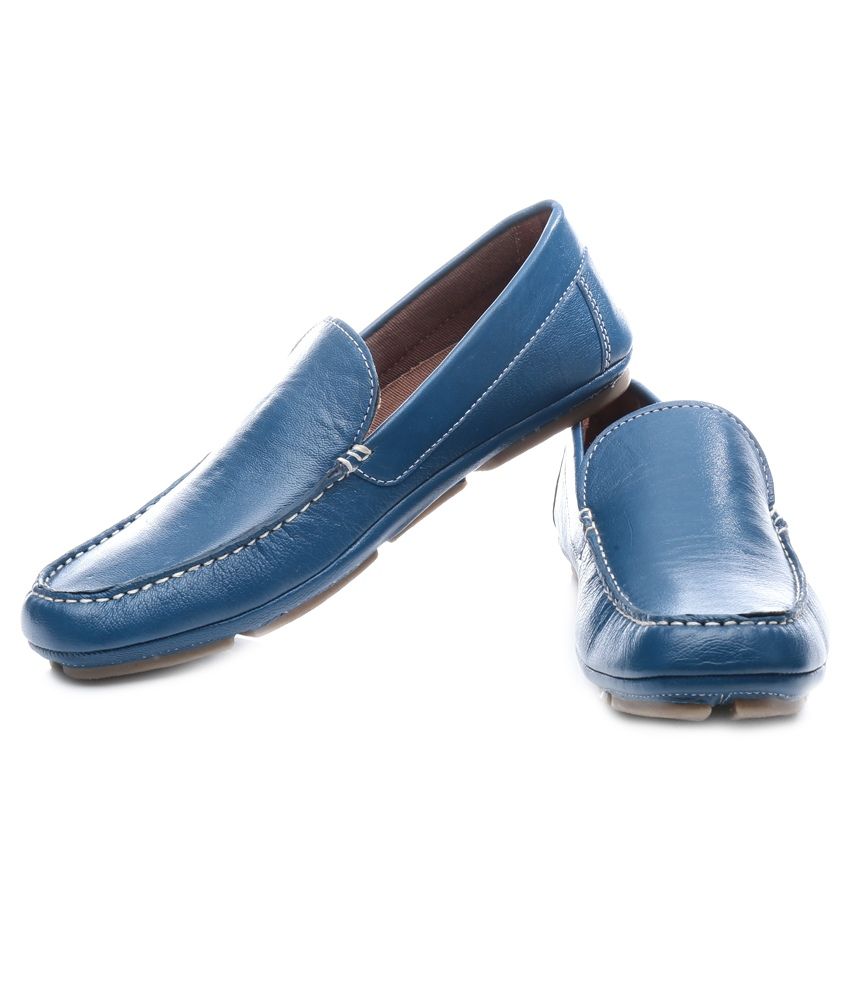 mocas loafers