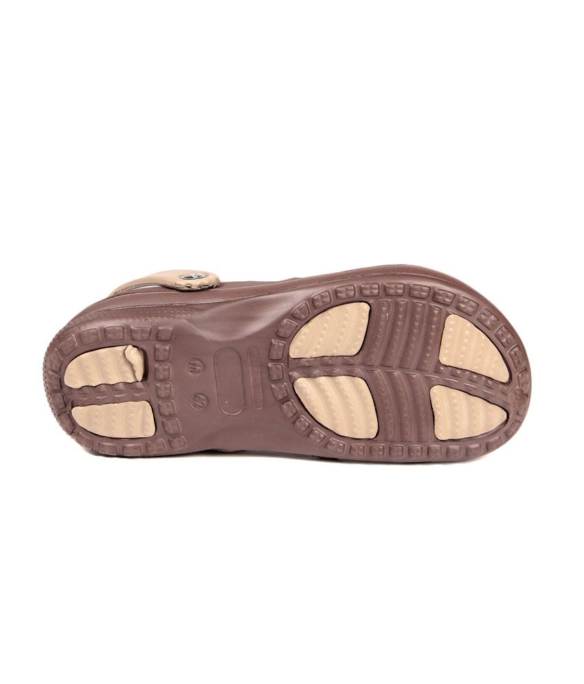 Reecap Brown Floater Sandals - Buy Reecap Brown Floater Sandals Online ...