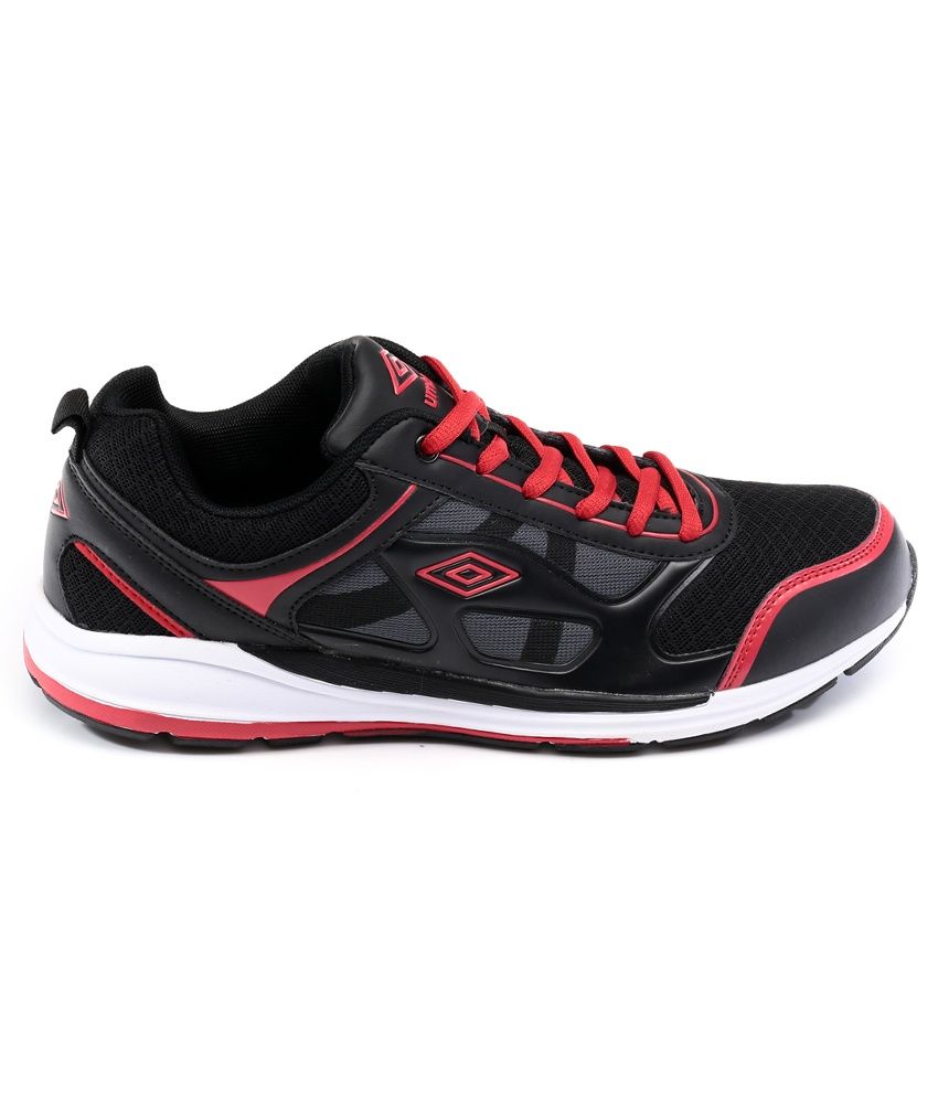 umbro black shoes