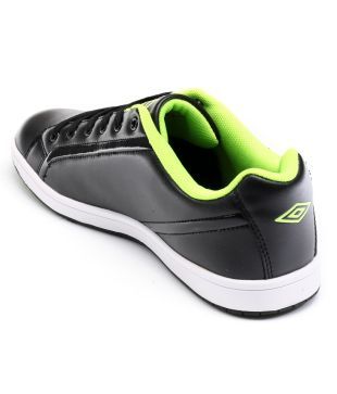 umbro sandals big bazaar