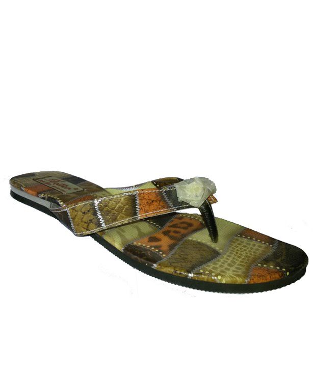 action flotter chappal price