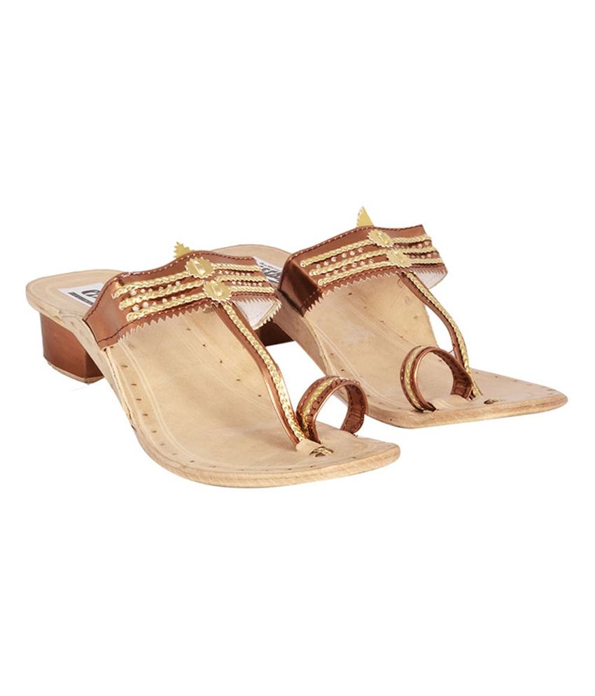point heel chappal