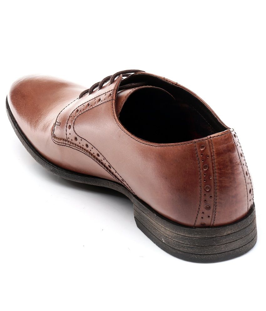 clarks ladies tan shoes