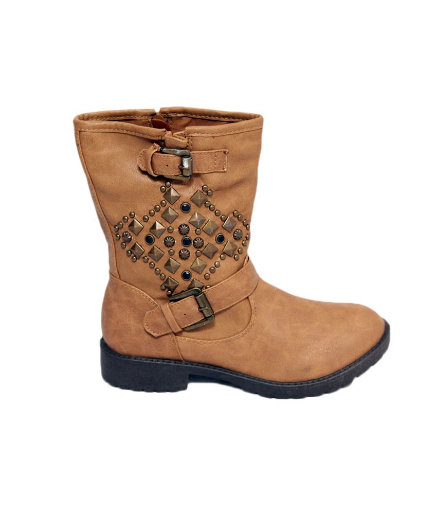 women tan moto boots