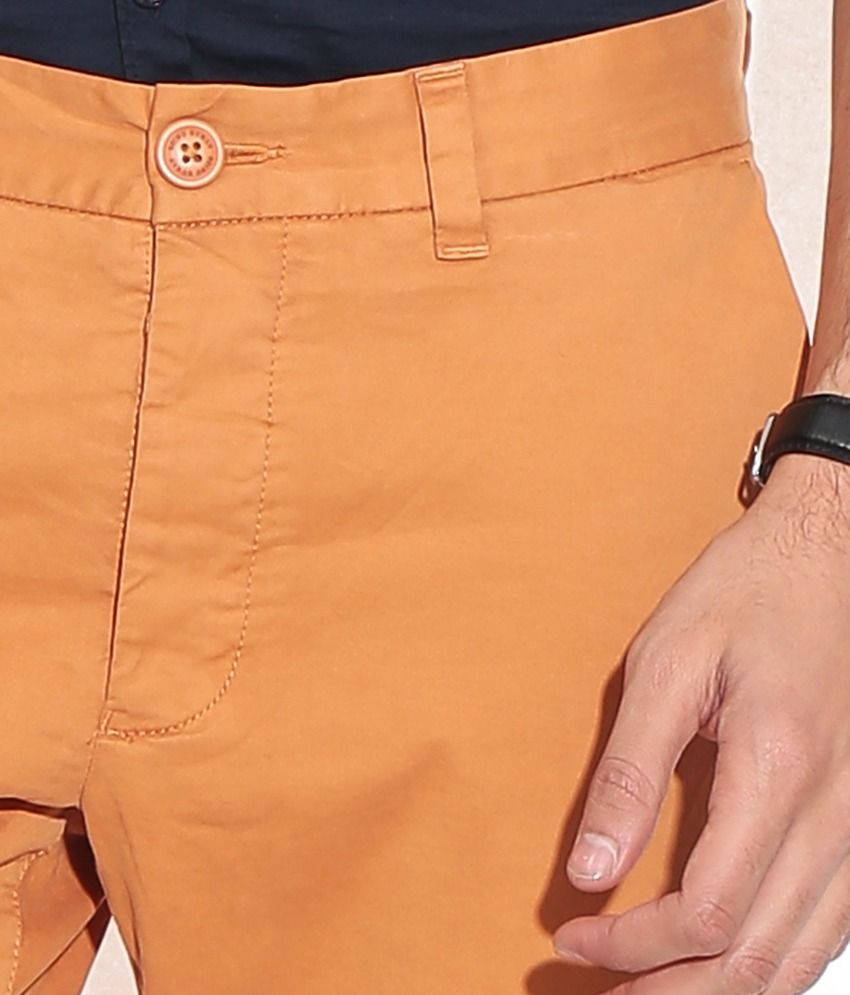 chinos orange