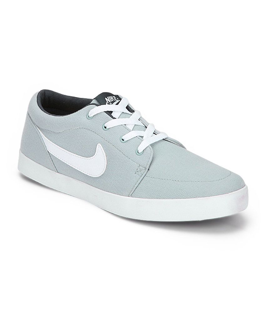 nike grey color shoes