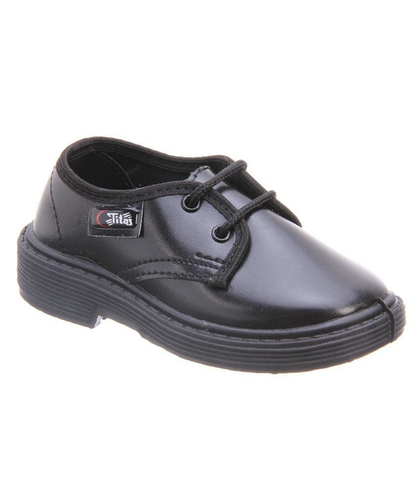 boys size 2 school shoes