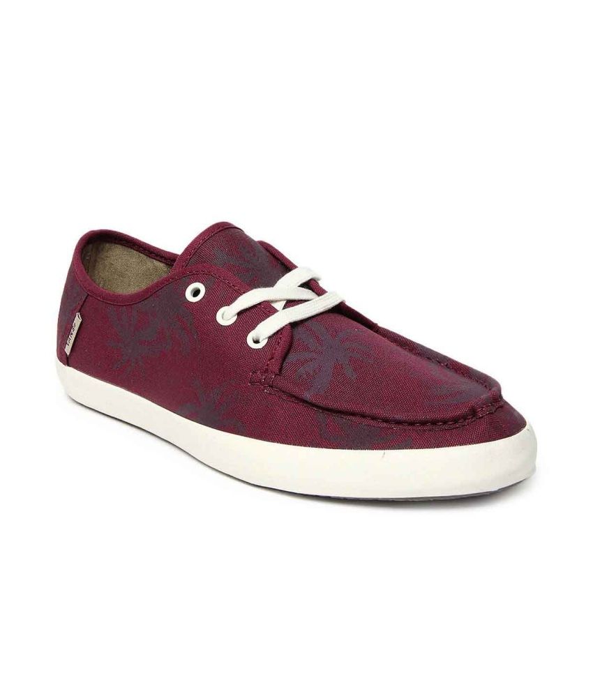 maroon casual shoes
