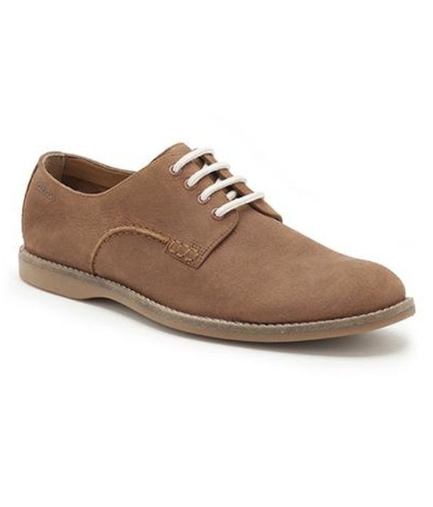 clarks brown casual shoes