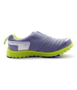 relaxo sports shoes