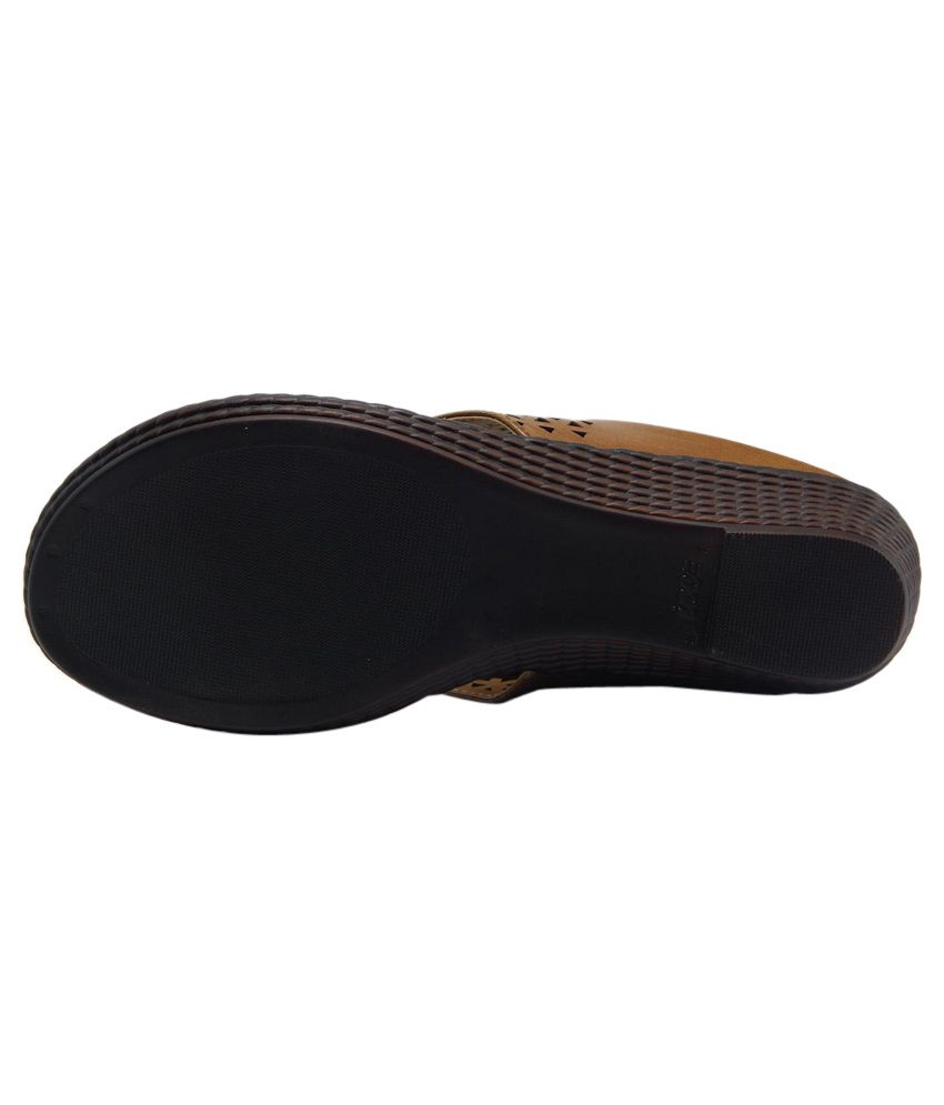 Gs Footwear Tan Sandal Price in India- Buy Gs Footwear Tan Sandal ...