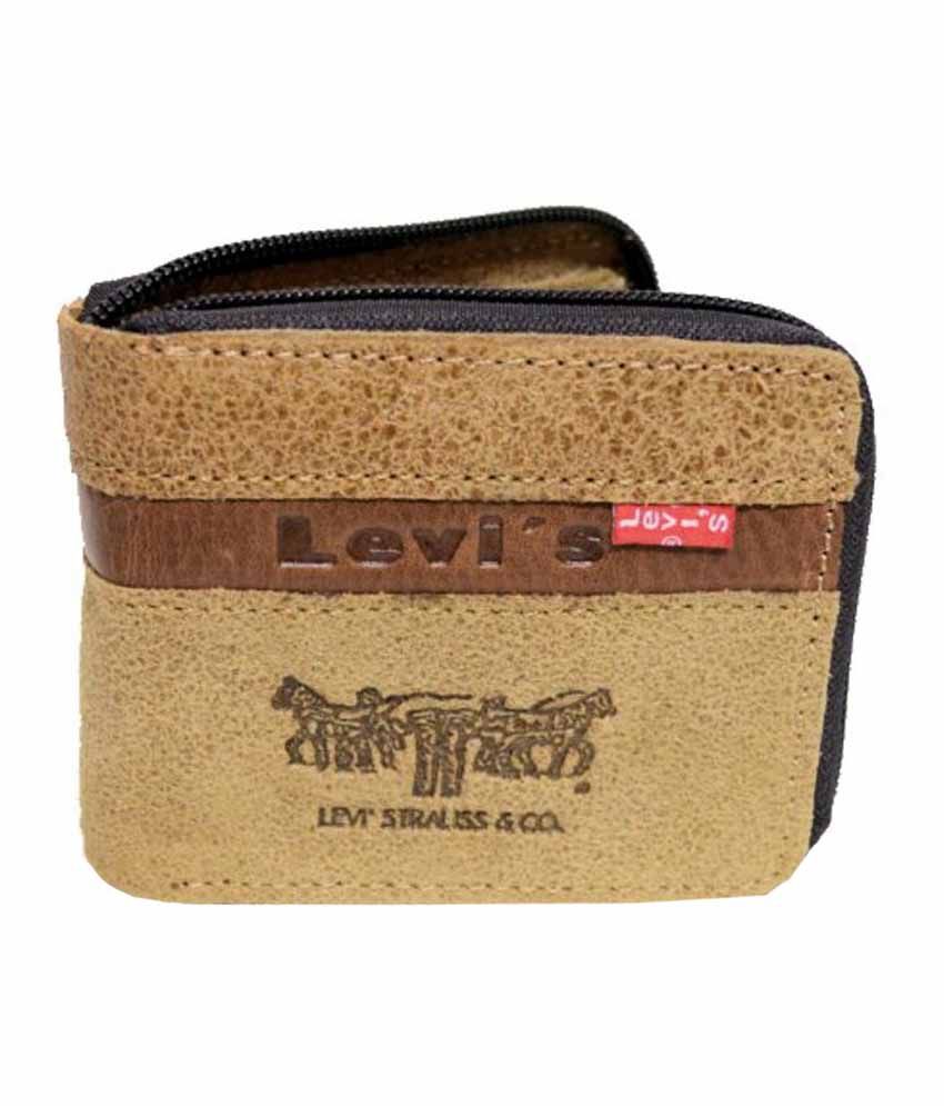 Levis Stylish Leather Wallet: Buy 