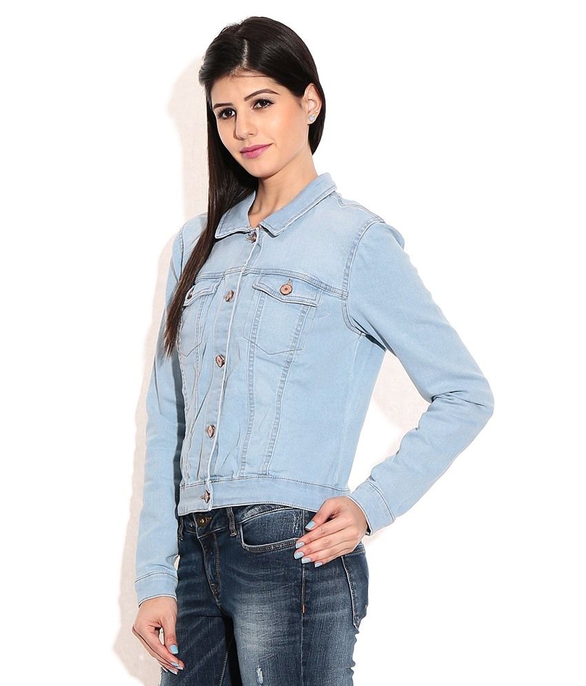 Men's The Trucker Jacket How To Buy A Men’s Jean Jacket | A Man’s Guide To Denim Jackets. The jean jacket has been around for a long time. In the last few years it’s become a popular fashion trend – especially when layered. But the hipsters didn’t invent this classic pieces of menswear. Heck, I remember having a jean jacket as a kid growing up in Midland, Texas.