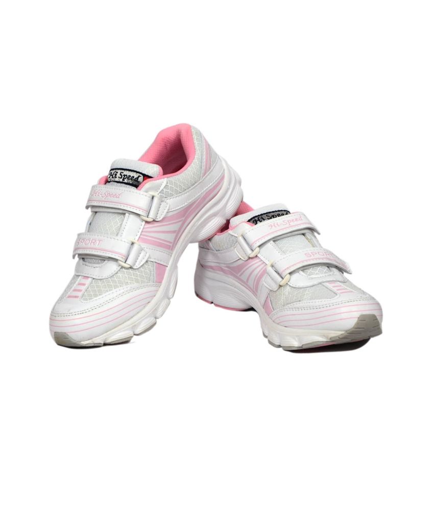 boys white sports shoes
