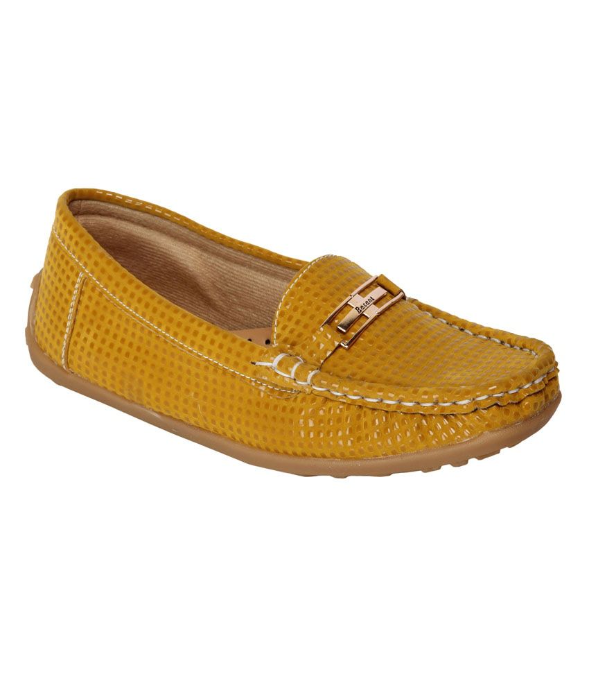 Niremo Yellow Synthetic Leather Loafers Price in India- Buy Niremo ...
