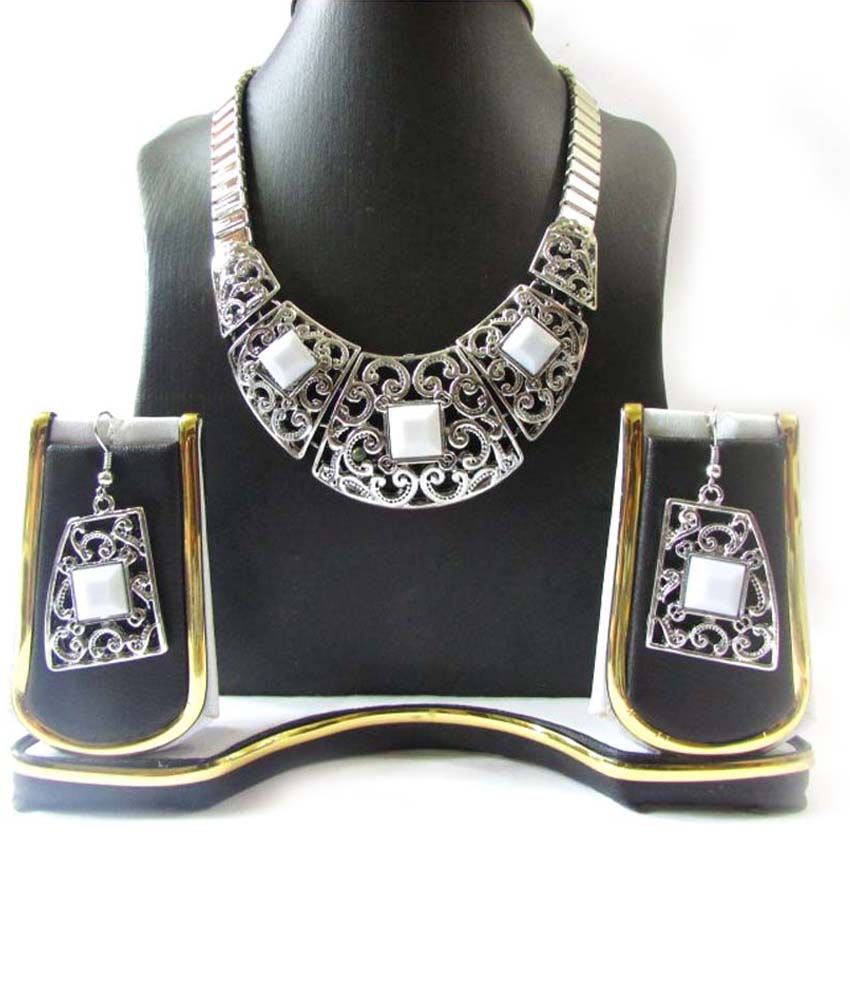 snapdeal stone necklace