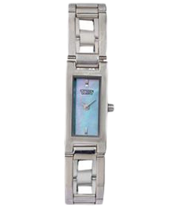 wrist watch of fastrack