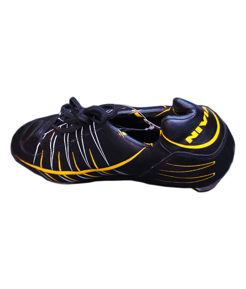 spikes shoes nivia