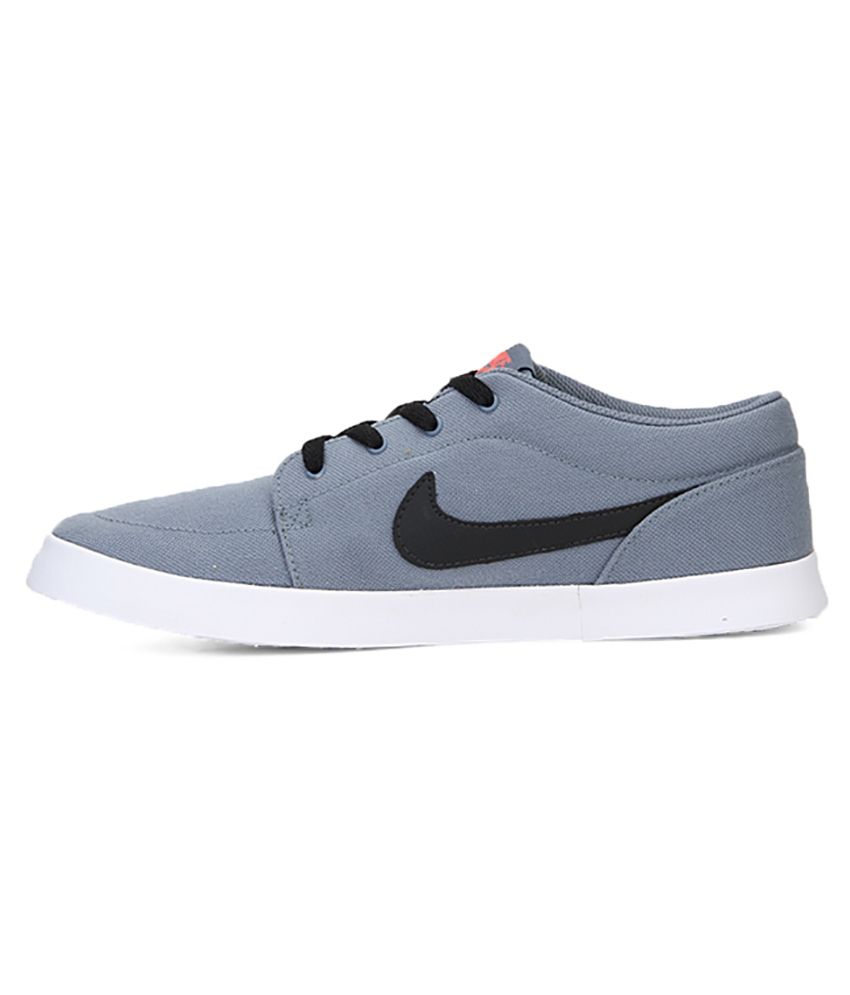 gray shoes nike