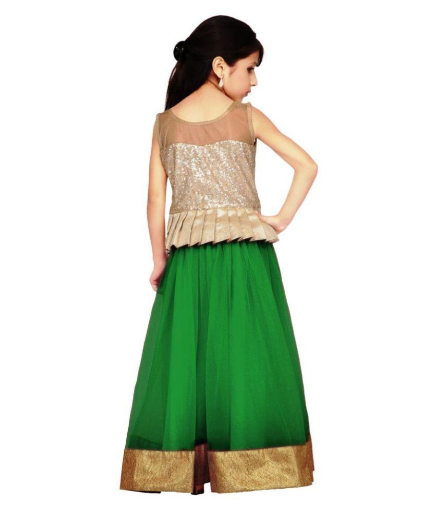 naira in green lehenga