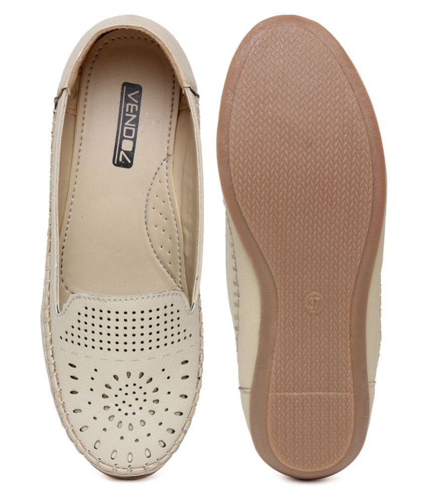 Vendoz White Casual Shoes Price in India- Buy Vendoz White Casual Shoes ...