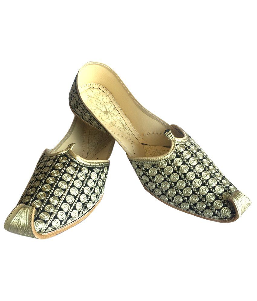 khussa style shoes