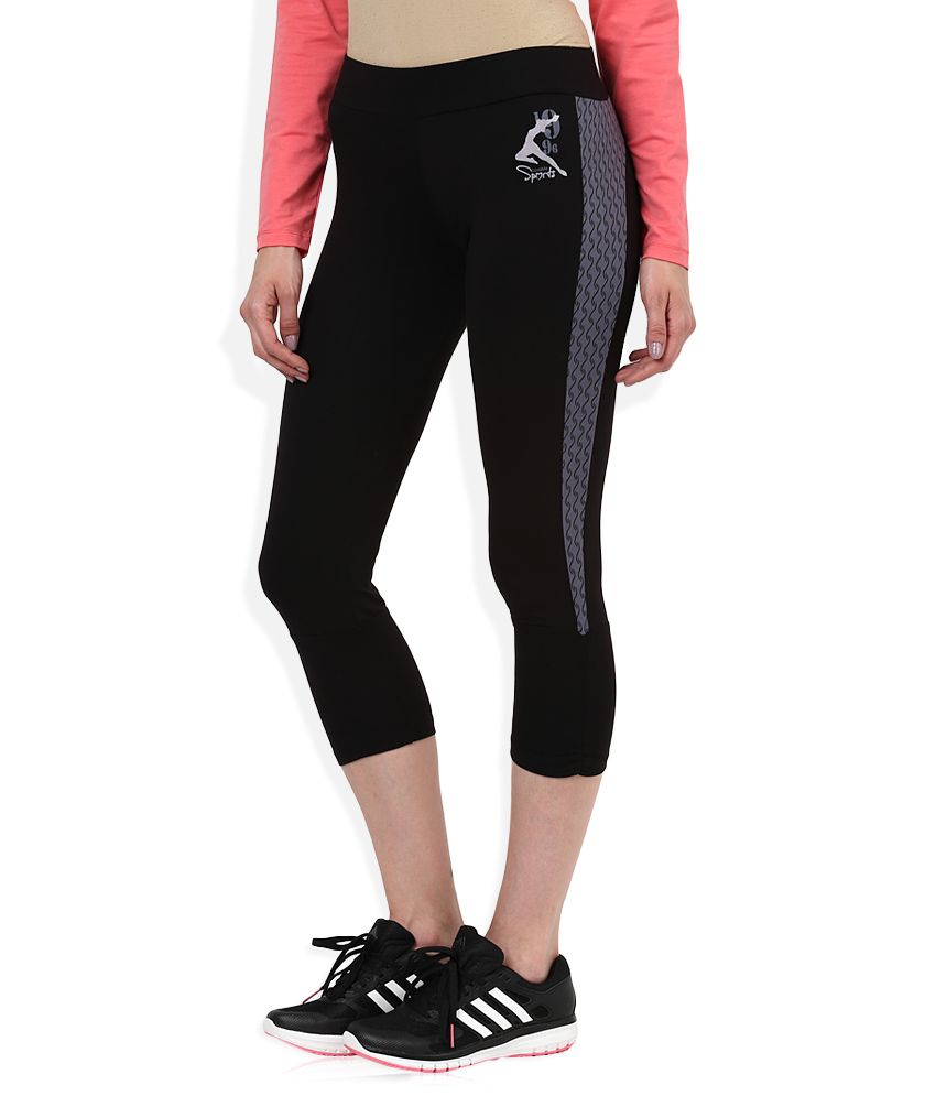 womens black capris