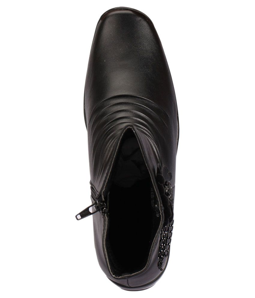 flat heel cowboy boots
