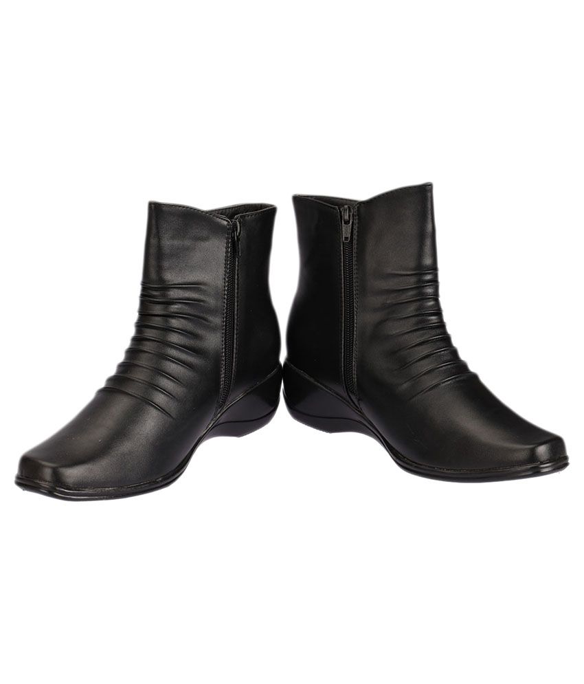 flat heel cowboy boots