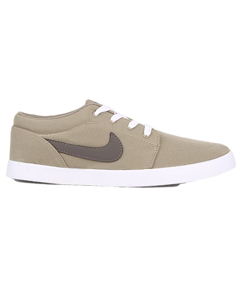 nike beige shoes mens