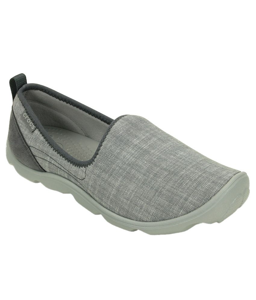 Crocs Gray Casual Shoes Standard Fit Price in India- Buy Crocs Gray ...