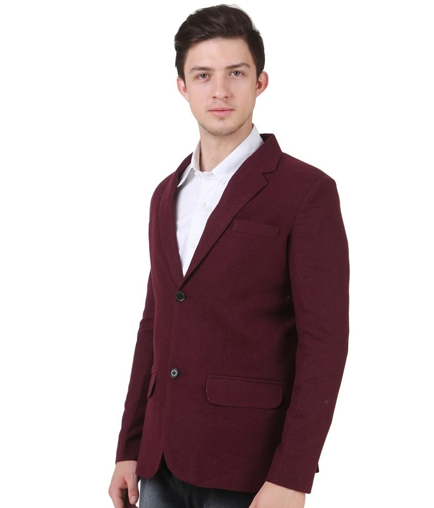 maroon blazer with black shirt